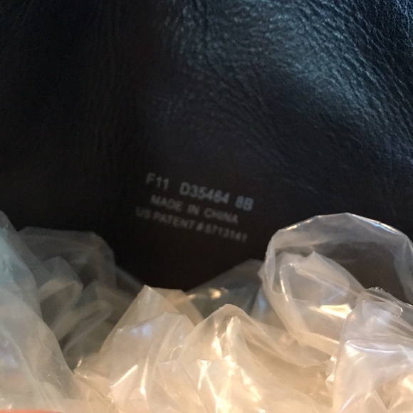 Cole Haan black leather boots size 8B - Picture 14 of 16